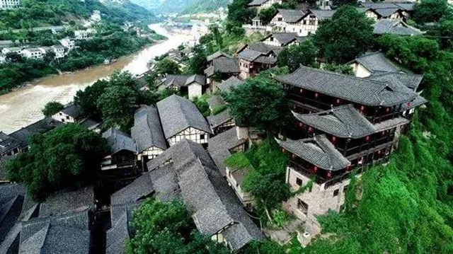 国庆期间泸州21家A级景区接待游客77.47万人次,同比增长23.4%(图8) 国庆期间泸州21家A级景区接待游客77.47万人次,同比增长23.4%(图8)