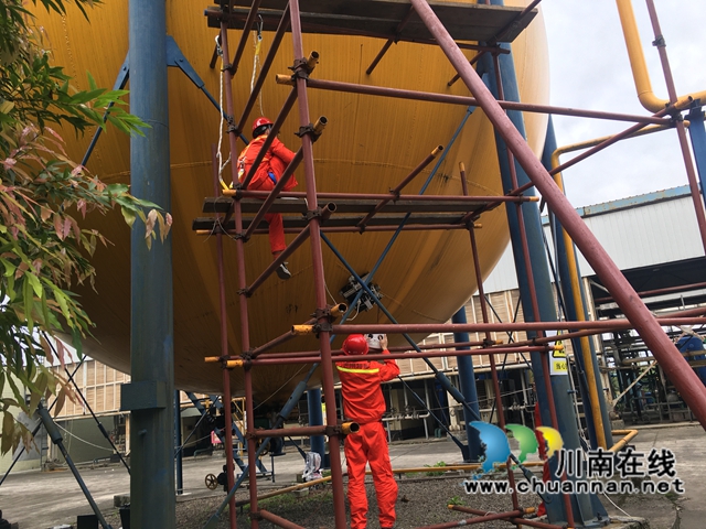 大型储罐智能化超声检测系统在四川天华股份有限公司开展现场实验