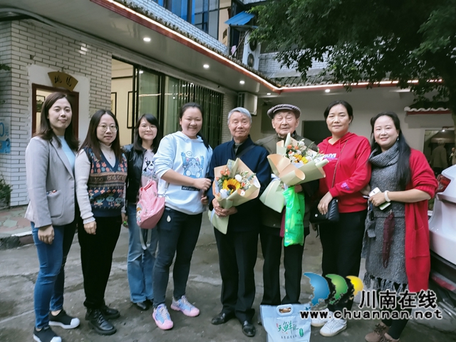 金秋重九会昔闻！民盟泸州市老年青年妇女专委会看望老盟员