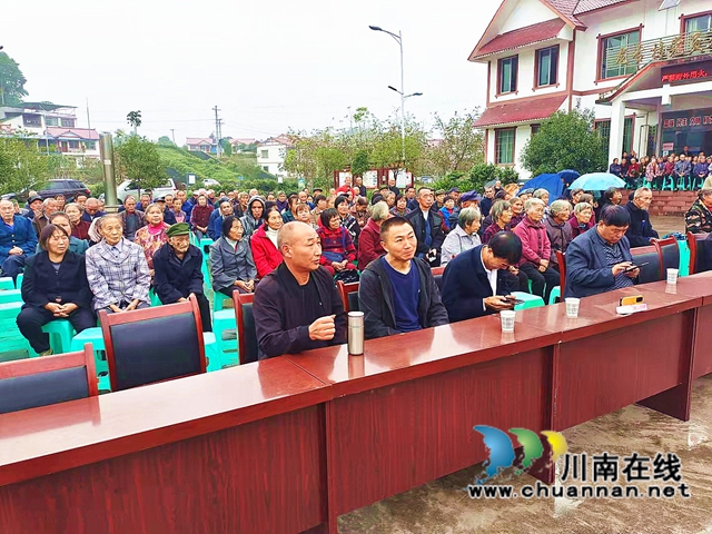 纳溪区龙古村：载歌载舞庆重阳(图3)