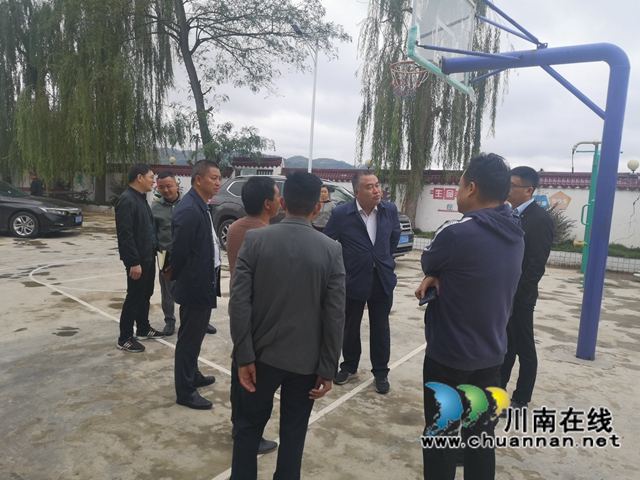 民盟泸州市委：持续推进路灯捐赠，照亮乡村振兴幸福路