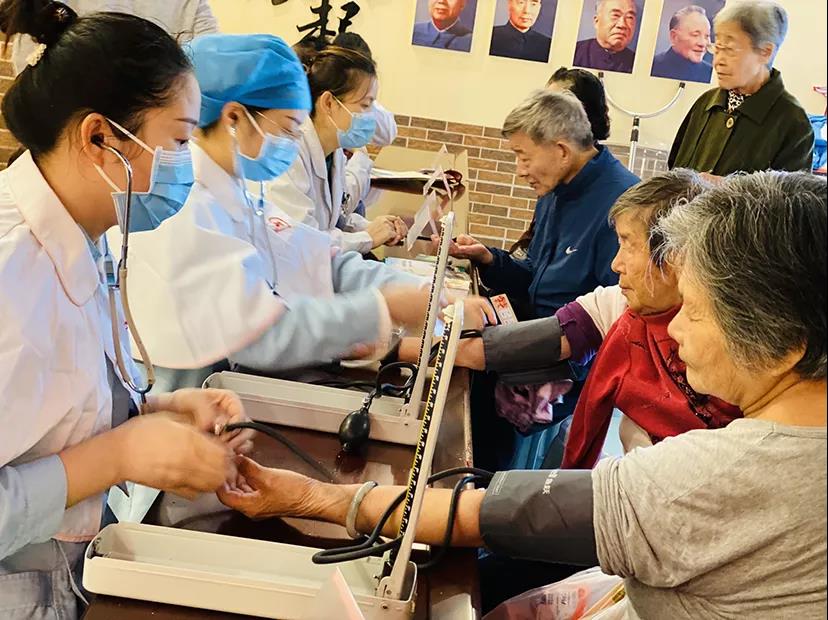 泸州市中医医院：内外联动，中医敬老(图6)