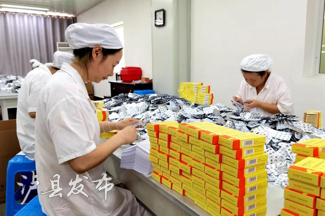 温暖！30张照片定格抗震救灾感人瞬间(图25)
