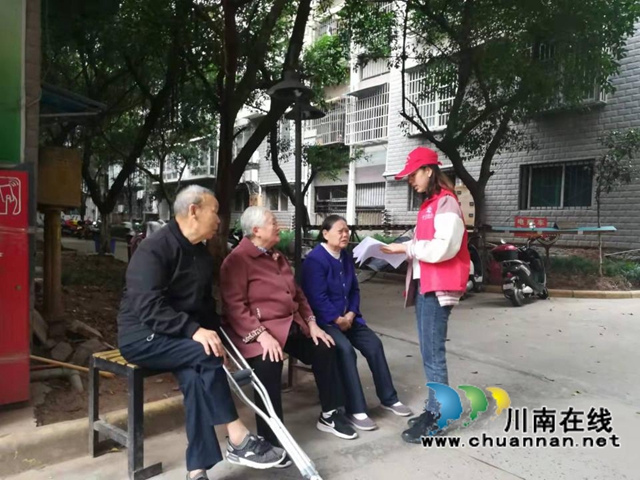 巩固创文成果,古蔺县委统战部志愿者在行动(图2) 巩固创文成果,古蔺县委统战部志愿者在行动(图2)