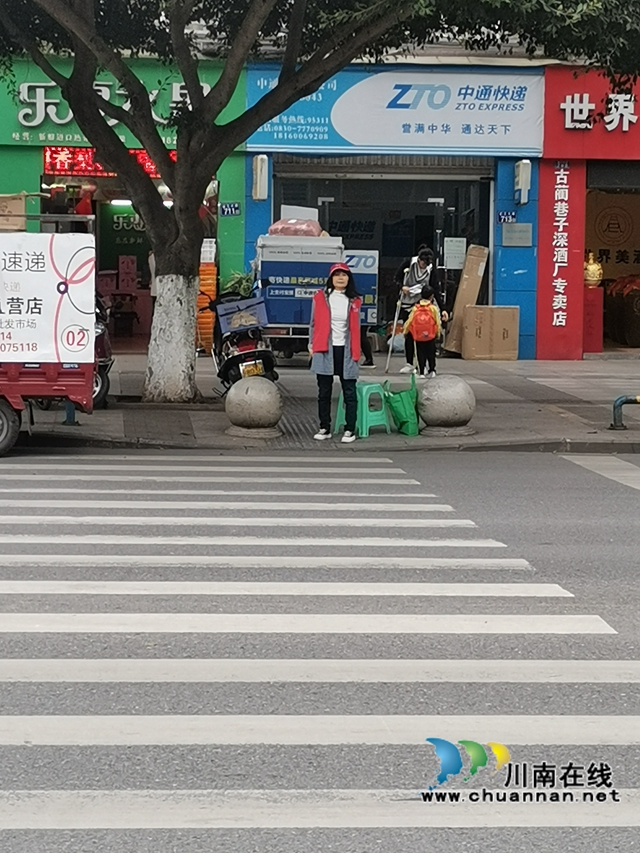 巩固创文成果,古蔺县委统战部志愿者在行动(图7) 巩固创文成果,古蔺县委统战部志愿者在行动(图7)