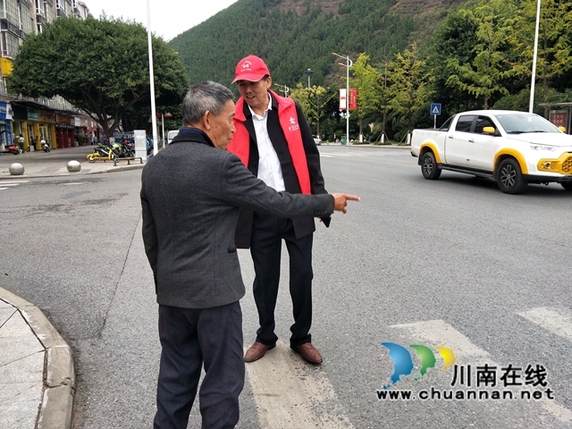 巩固创文成果,古蔺县委统战部志愿者在行动(图5) 巩固创文成果,古蔺县委统战部志愿者在行动(图5)