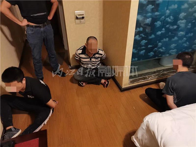 “破冰行动”！内江警方设伏擒获一毒贩