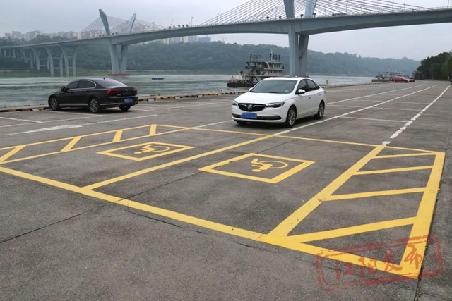 无人值守、无感支付、智慧找车……泸州滨江路“飞机坝”停车场回归了！(图3)
