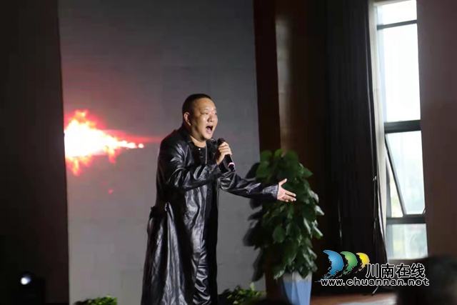 评书、魔术、川剧变脸……丰富的文化大餐送到泸州高新区(图4)