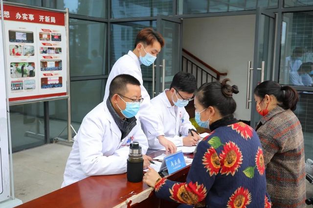 【我为群众办实事】中医药传承志愿者在行动，心系百姓健康！(图4)
