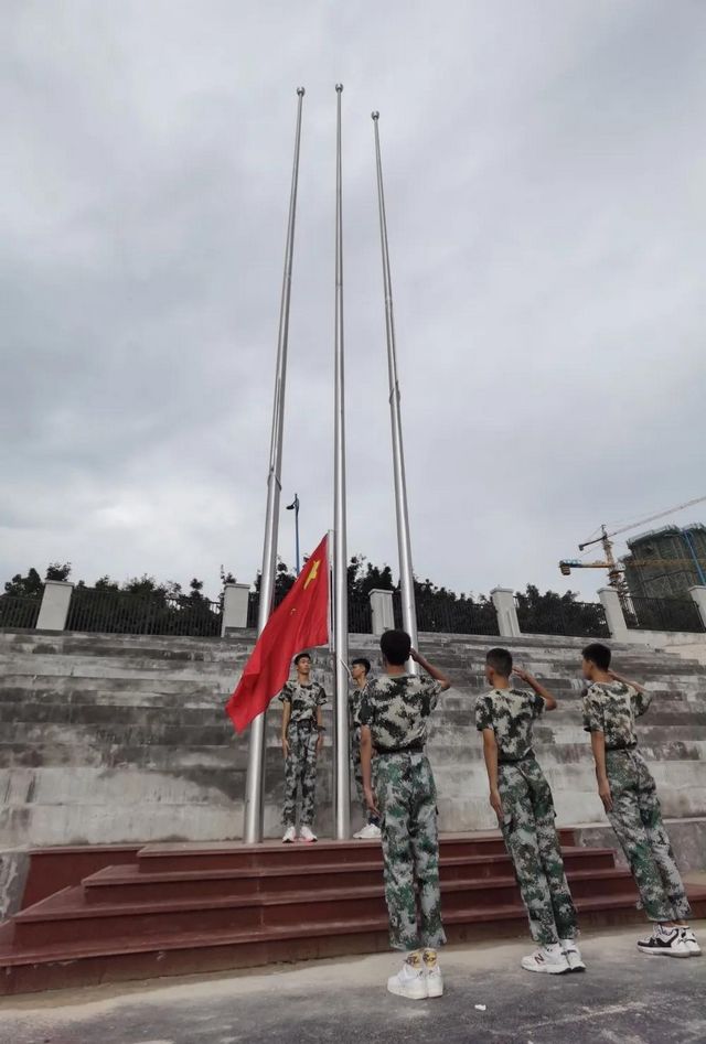 【号外】龙马高中这个学生不得了,四川赛区一等奖!(图13) 【号外】龙马高中这个学生不得了,四川赛区一等奖!(图13)