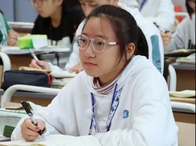 【号外】龙马高中这个学生不得了,四川赛区一等奖!(图14) 【号外】龙马高中这个学生不得了,四川赛区一等奖!(图14)