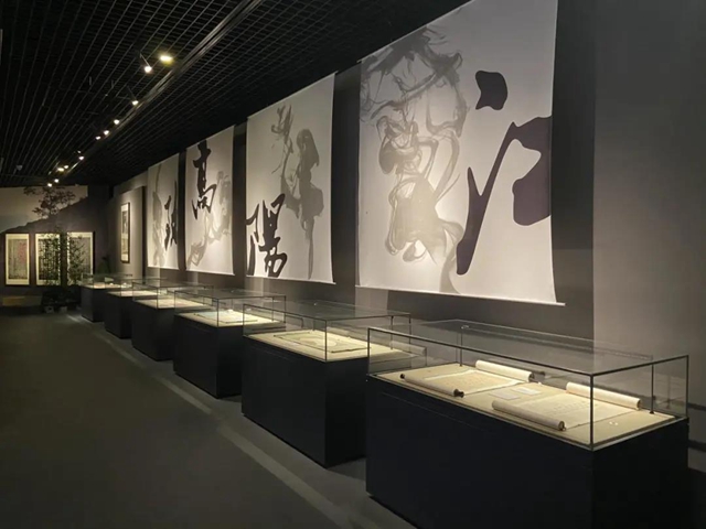 “江阳高致——泸州三百年名人翰墨展” 持续升温中!(图1) “江阳高致——泸州三百年名人翰墨展” 持续升温中!(图1)