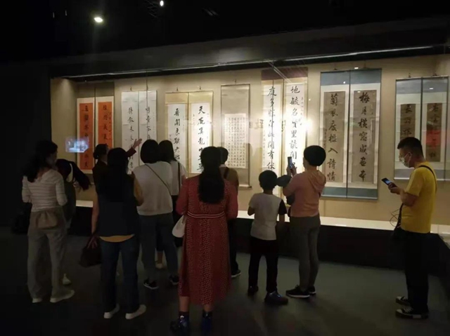 “江阳高致——泸州三百年名人翰墨展” 持续升温中!(图6) “江阳高致——泸州三百年名人翰墨展” 持续升温中!(图6)