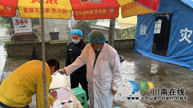 泸县海潮镇：凝心聚力，筑牢疫情防控墙(图1)