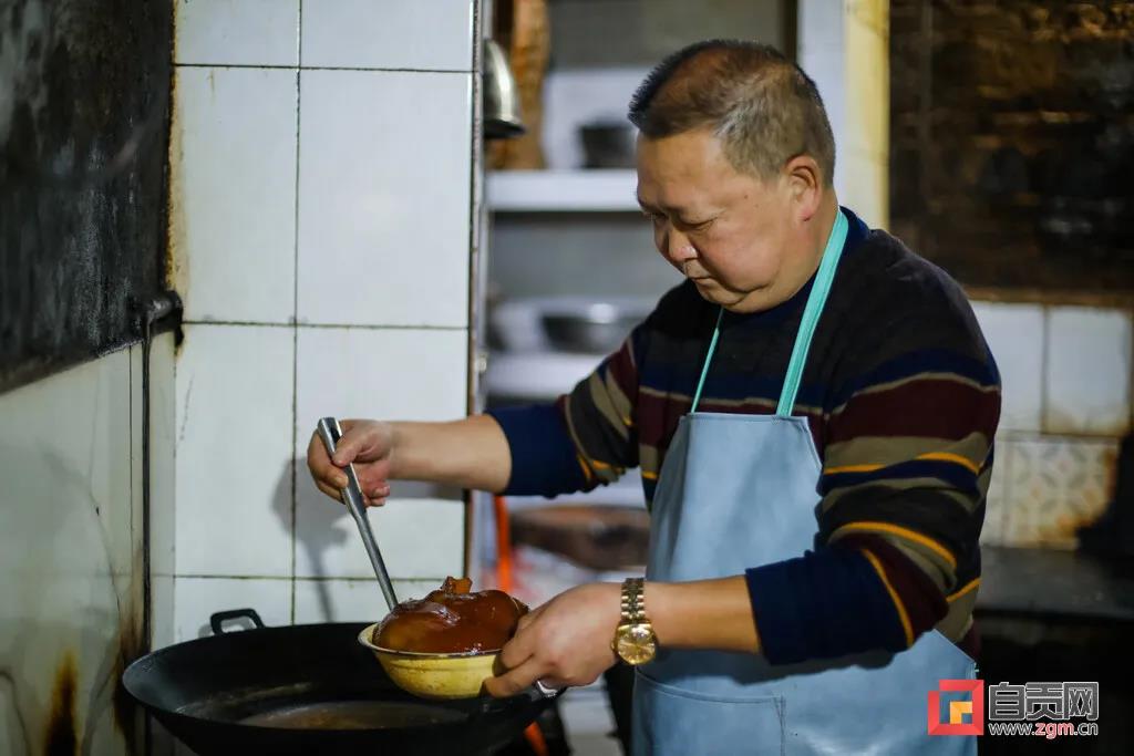 这应该是自贡人饭桌上“最硬”的一道菜！(图4)