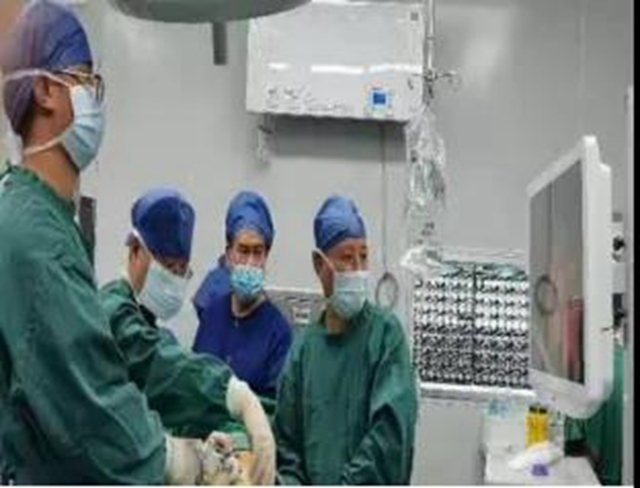 看病不再翻越3000米高山 彝乡百姓说：西南医大附院医生，瓦吉瓦！(图4)