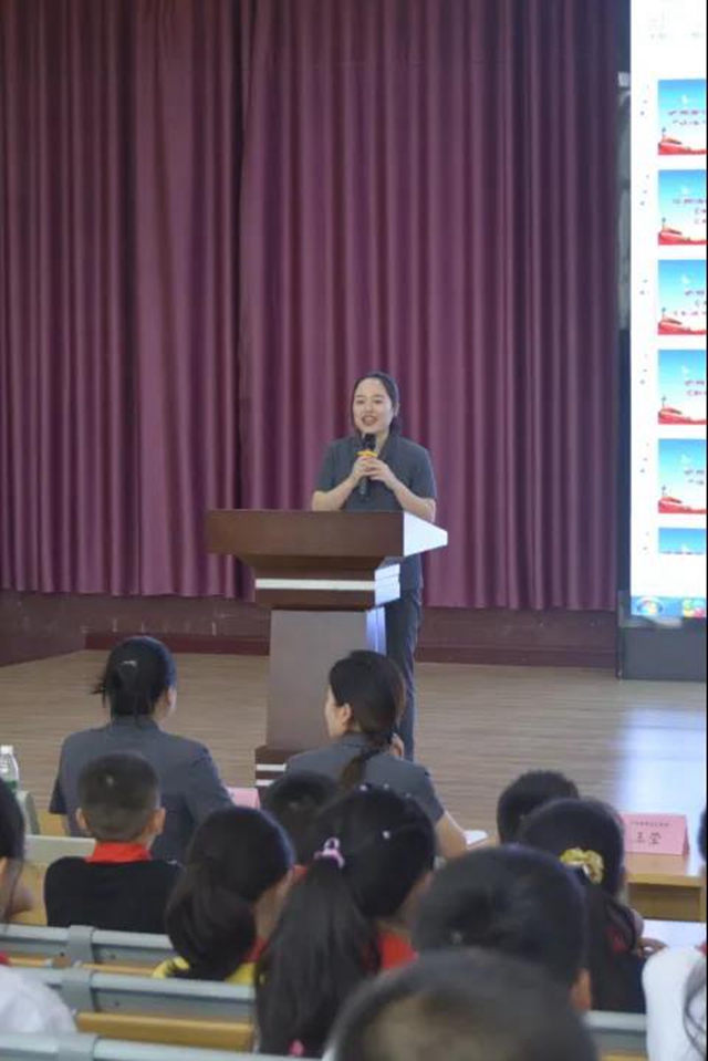 江阳法院小姐姐化身“法治副校长” ,让法治阳光洒满校园(图12) 江阳法院小姐姐化身“法治副校长” ,让法治阳光洒满校园(图12)
