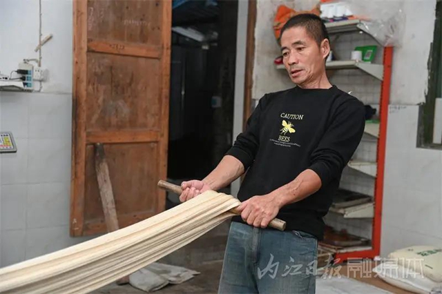好甜!内江有个“麻糖专业村”,制作工艺大揭秘(图9) 好甜!内江有个“麻糖专业村”,制作工艺大揭秘(图9)