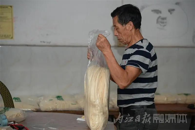 好甜!内江有个“麻糖专业村”,制作工艺大揭秘(图13) 好甜!内江有个“麻糖专业村”,制作工艺大揭秘(图13)