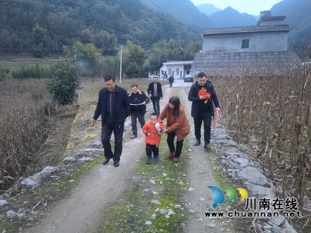 古蔺大寨苗族乡现役军人游正强：荣获三等功，喜报送家人