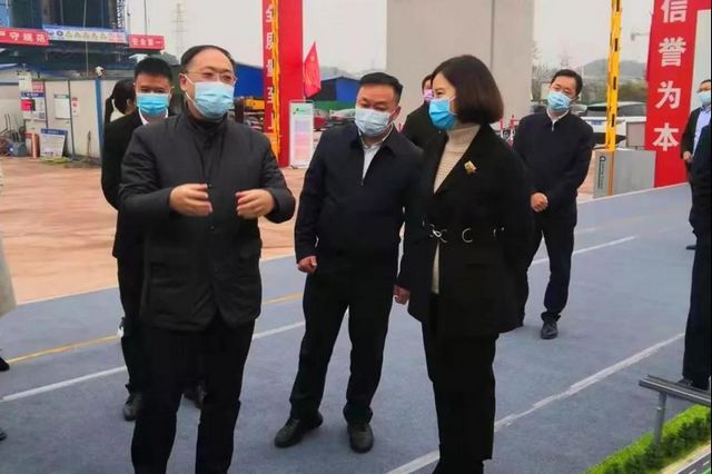 泸州市委常委郭宏川带队到西南建材产业园开展调研