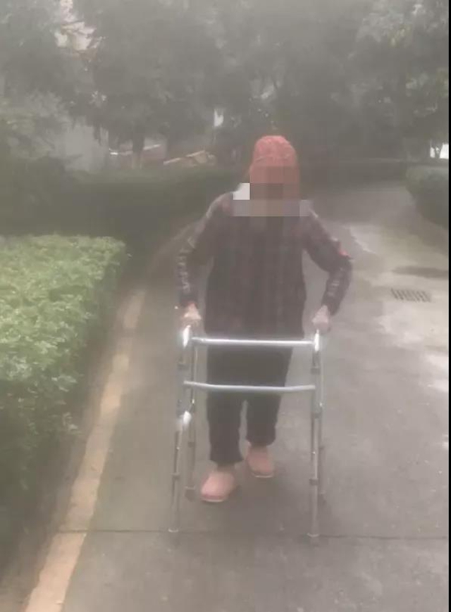 94岁老人一个月内摔倒两次，还好……(图3)