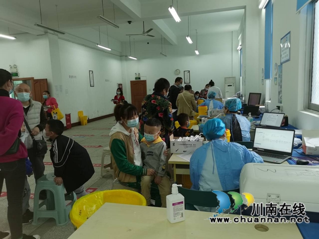 您家的小可爱保护上了！江阳区华阳街道3-11周岁儿童新冠疫苗接种有序推进
