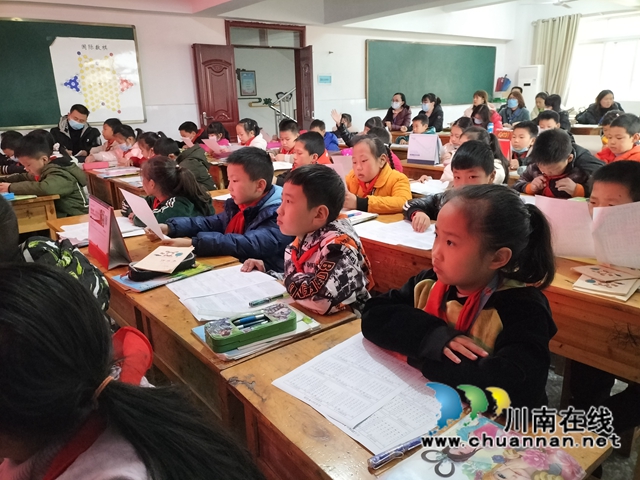 纳溪区教育和体育局视导组一行到龙车镇中心小学开展教学常规等工作督查(图2)