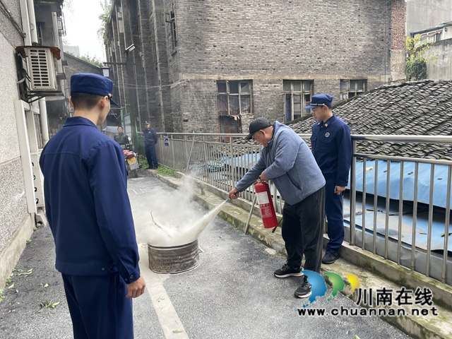龙马潭区小市街道杜家街社区开展“119消防宣传月”安全宣传活动(图4)