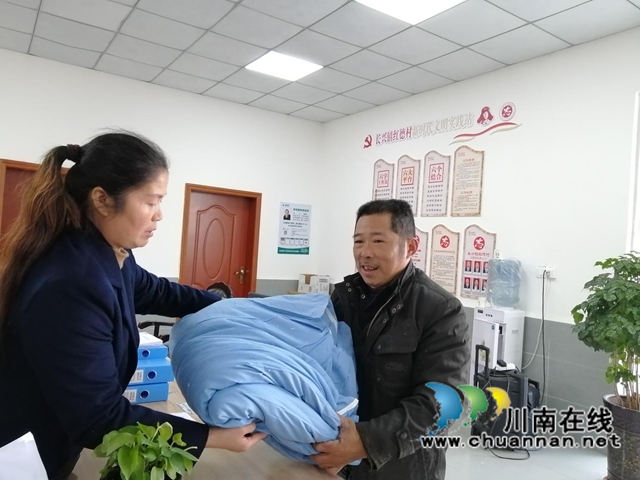 宜宾市南溪区长兴镇：寒冬送温暖，关爱暖民心