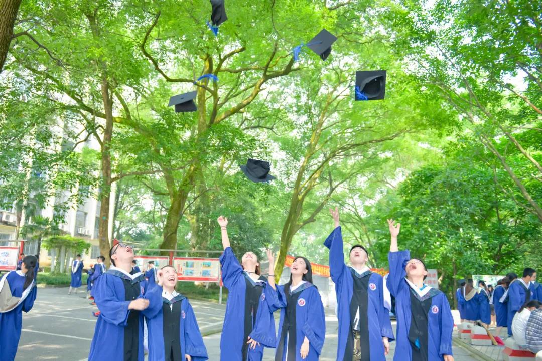 七十载风华正茂|西南医科大学校园颜值爆表！(图2)
