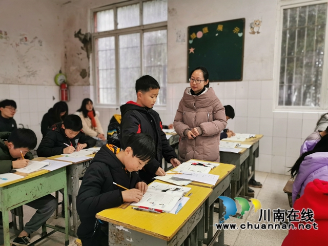 泸县百和镇百和中心小学校到肖坳小学开展“送教下乡”活动(图3)