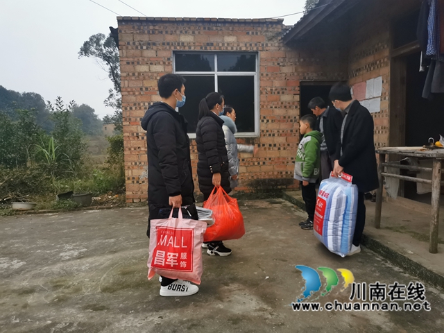 泸县百和镇：关怀困难学生，传递温暖力量(图2)