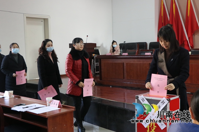 龙马潭区鱼塘街道妇女第二次代表大会召开(图2)