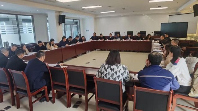 泸州航空航天产业园区党工委中心组学习（扩大）会专题学习贯彻党的十九届六中全会和泸州市第九次党代会精神
