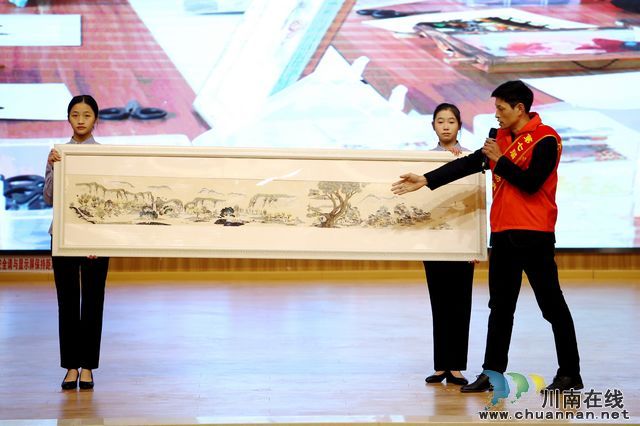 泸州纳溪:7万名志愿者用大爱温暖小城(图3) 泸州纳溪:7万名志愿者用大爱温暖小城(图3)