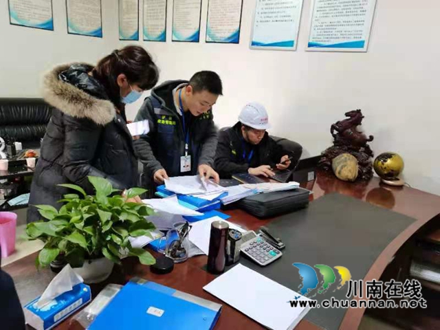 县应急局玉蟾街道执法中队、玄滩镇执法大队到云龙镇进行片区交叉执法检查(图1)