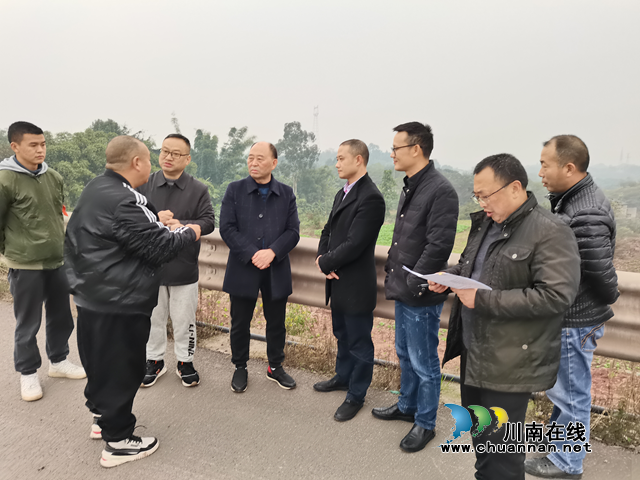 泸州市国土资源执法监察支队检查指导龙马潭区卫片执法工作(图1)