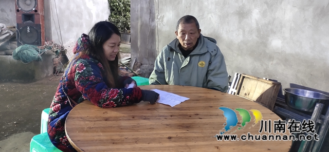 泸县云龙镇：走访慰问脱贫户，精准帮扶暖人心(图2)