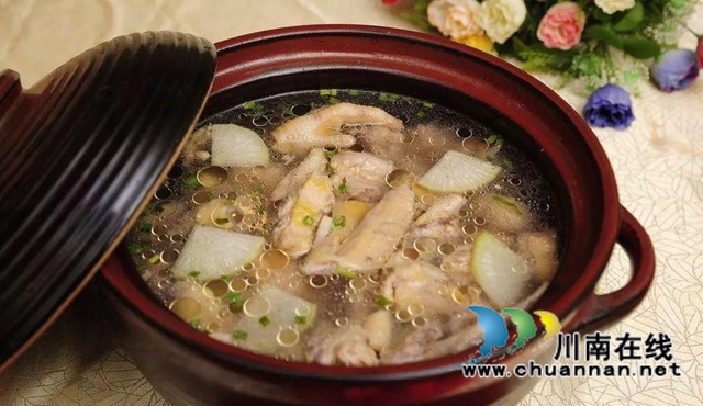 合江县榕山镇：莫问天上云仙处，昔日山鸡变凤凰(图2)