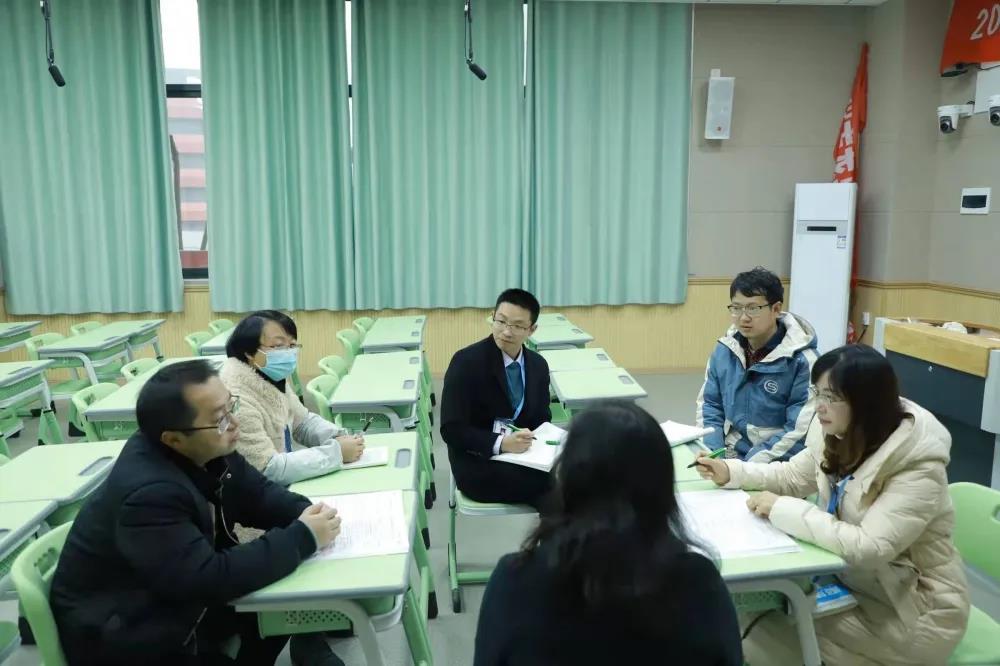 相同的舞台 不同的精彩| 泸州市龙马高中开展首届同课异构教研活动(图15)