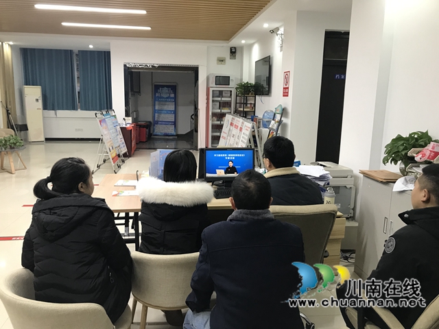 龙马潭区小市街道上大街社区妇联组织开展学习《家庭教育促进法》活动(图1) 龙马潭区小市街道上大街社区妇联组织开展学习《家庭教育促进法》活动(图1)