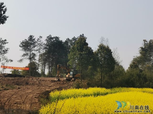 nEO_IMG_土地整理现场（曾佐然摄）.jpg