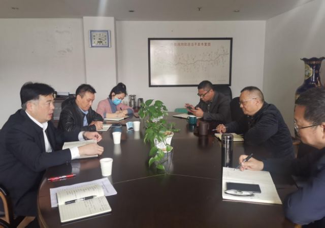 泸州市口岸物流办党组书记、主任李智带队调研川铁（泸州）铁路公司