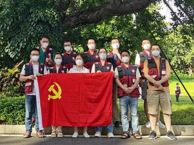 奋战25天，泸州市人民医院11名援海南核酸检测队员离琼返川