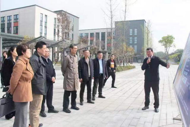 省药监局局长张大中一行调研泸州医药产业发展及监管工作